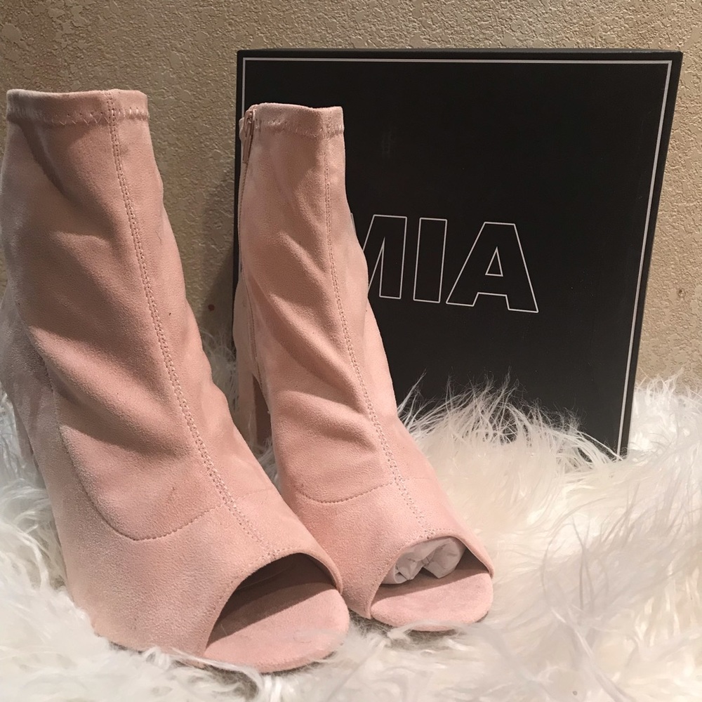 Chunky heel booty!
